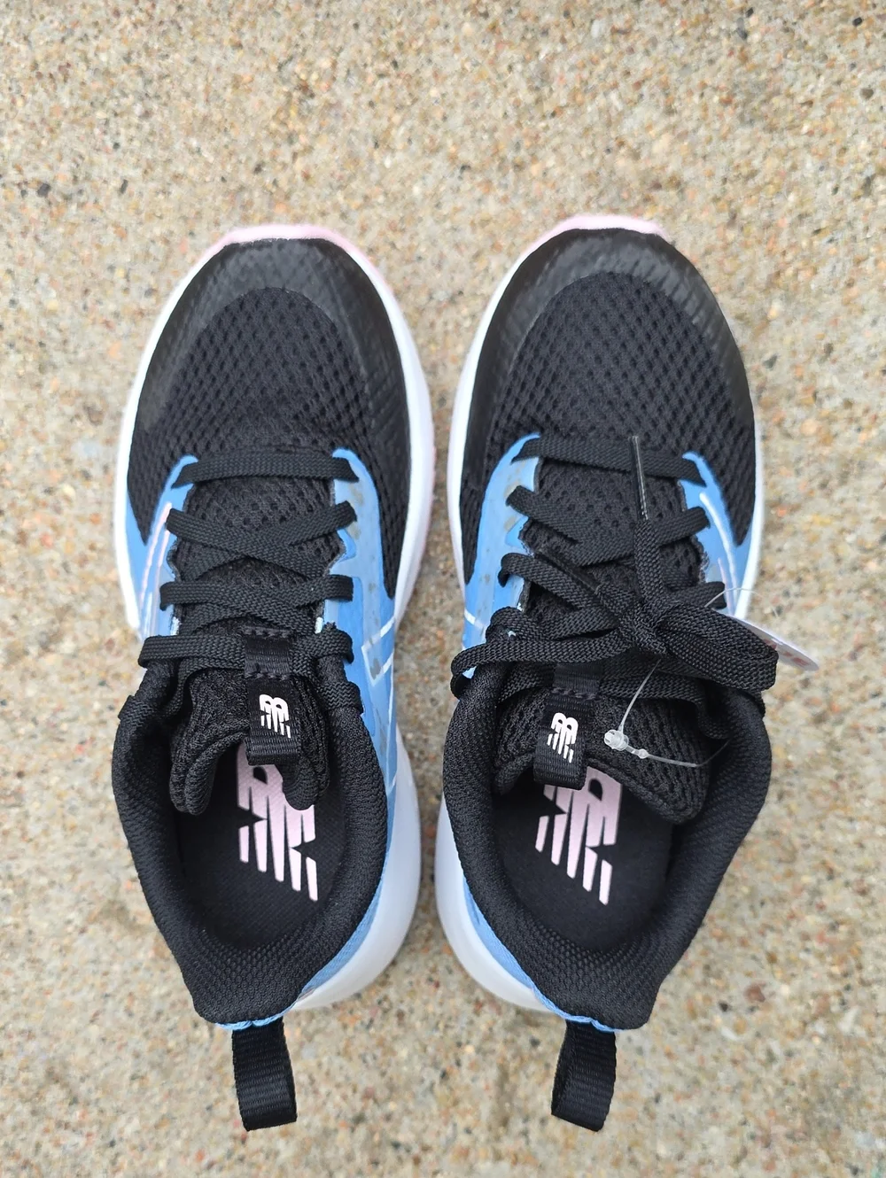 NWT New Balance Rave Run V2 PKRAVBL2 Black Pink Sneakers Size Girl's 11.5 WIDE